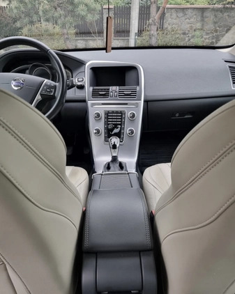 Volvo XC 60 cena 103900 przebieg: 132000, rok produkcji 2017 z Kraków małe 172